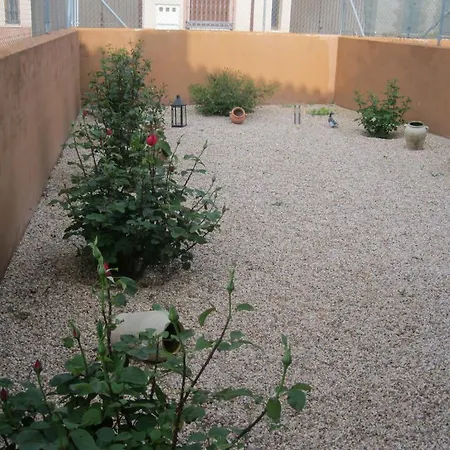 Guest house Sol De La Vega 2*